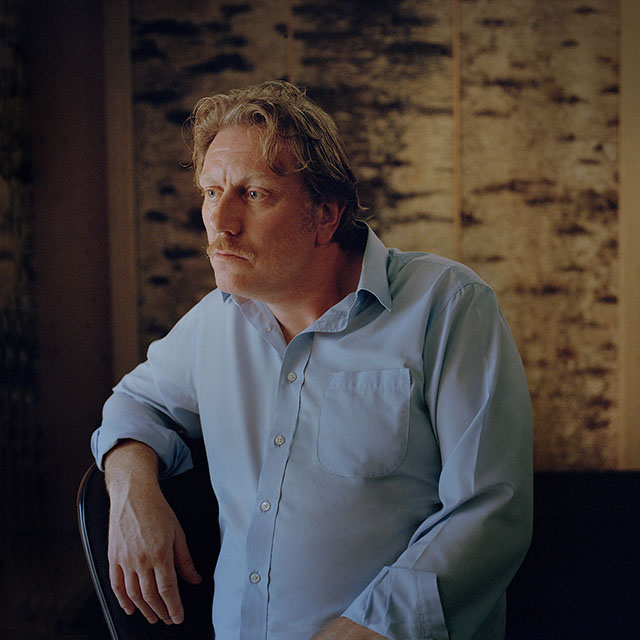 Kunstenfestival Aardenburg 2022 - Kunstenaars - Portret - Koen van den Broek - © Foto Isabelle Pateer