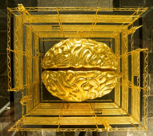 Kunstenfestival Aardenburg 2017 - Kunstenaars - Jan Fabre - Ik, de restaurateur die zijn beschadigd kunstwerk herstelt II - © Foto Wietse Jongsma