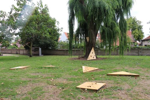 Kunstenfestival Aardenburg 2019 - Kunstenaars - Idris Sevenans - Stoppen met Lezen Oefening voor buiten (Tangram) - © Foto Herjan Verbeek
